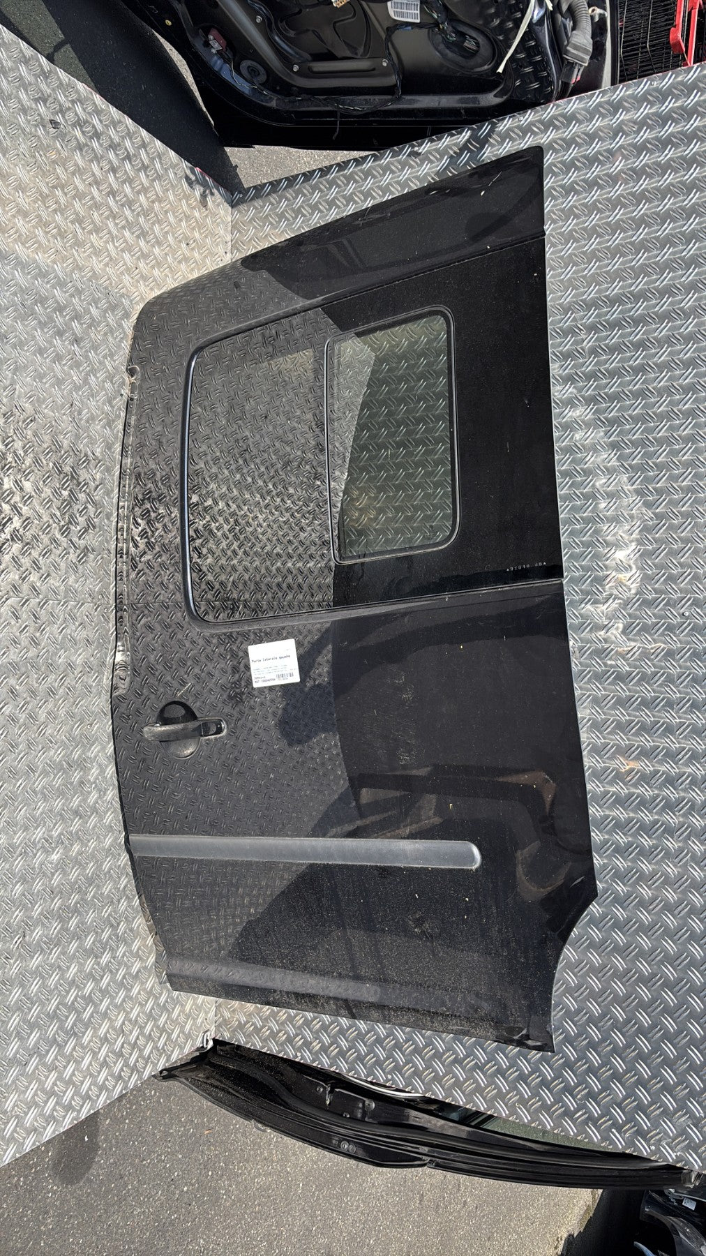 Porte laterale gauche - VOLKSWAGEN CADDY 3 PHASE 1 2008.0