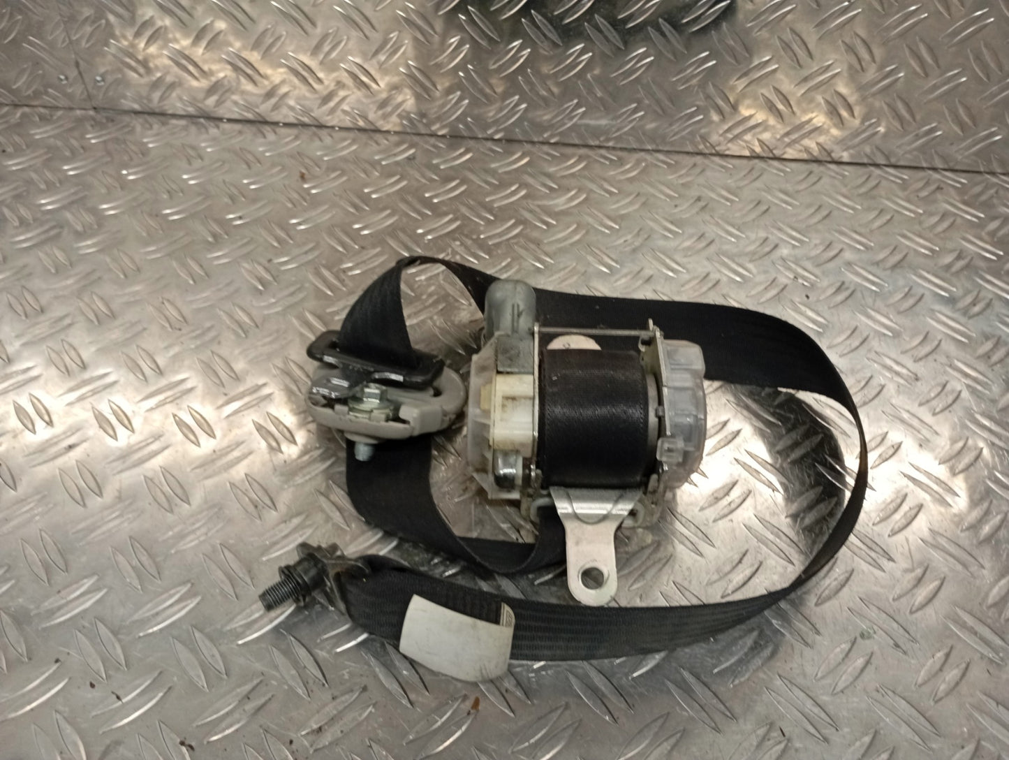 Ceinture avant gauche