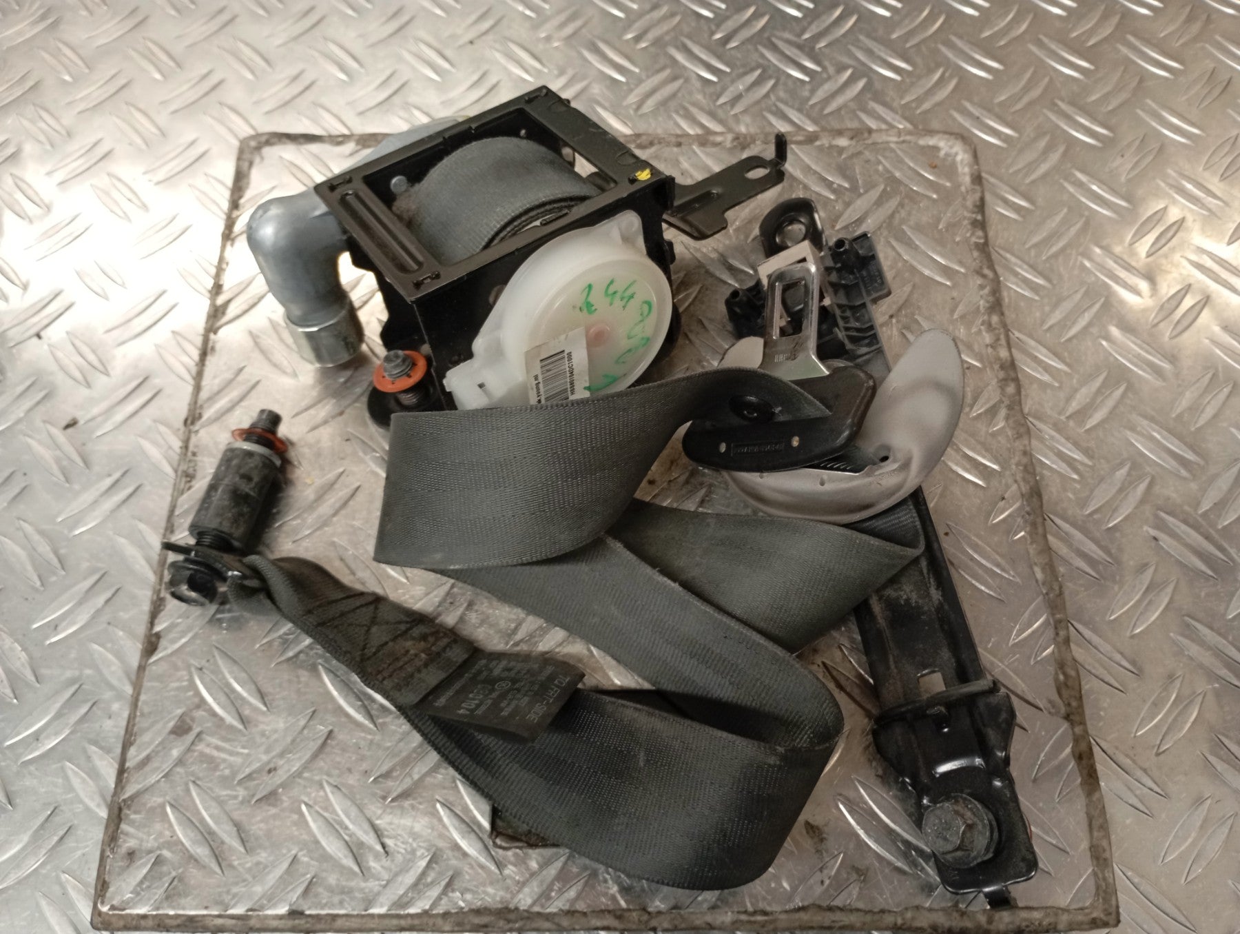 Ceinture avant gauche