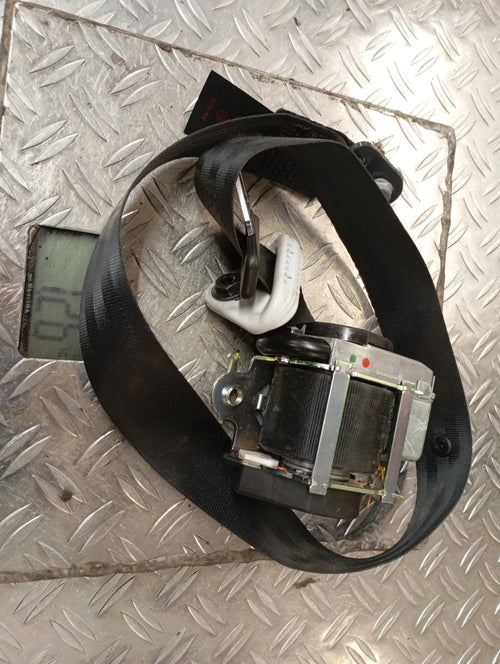 Ceinture avant gauche