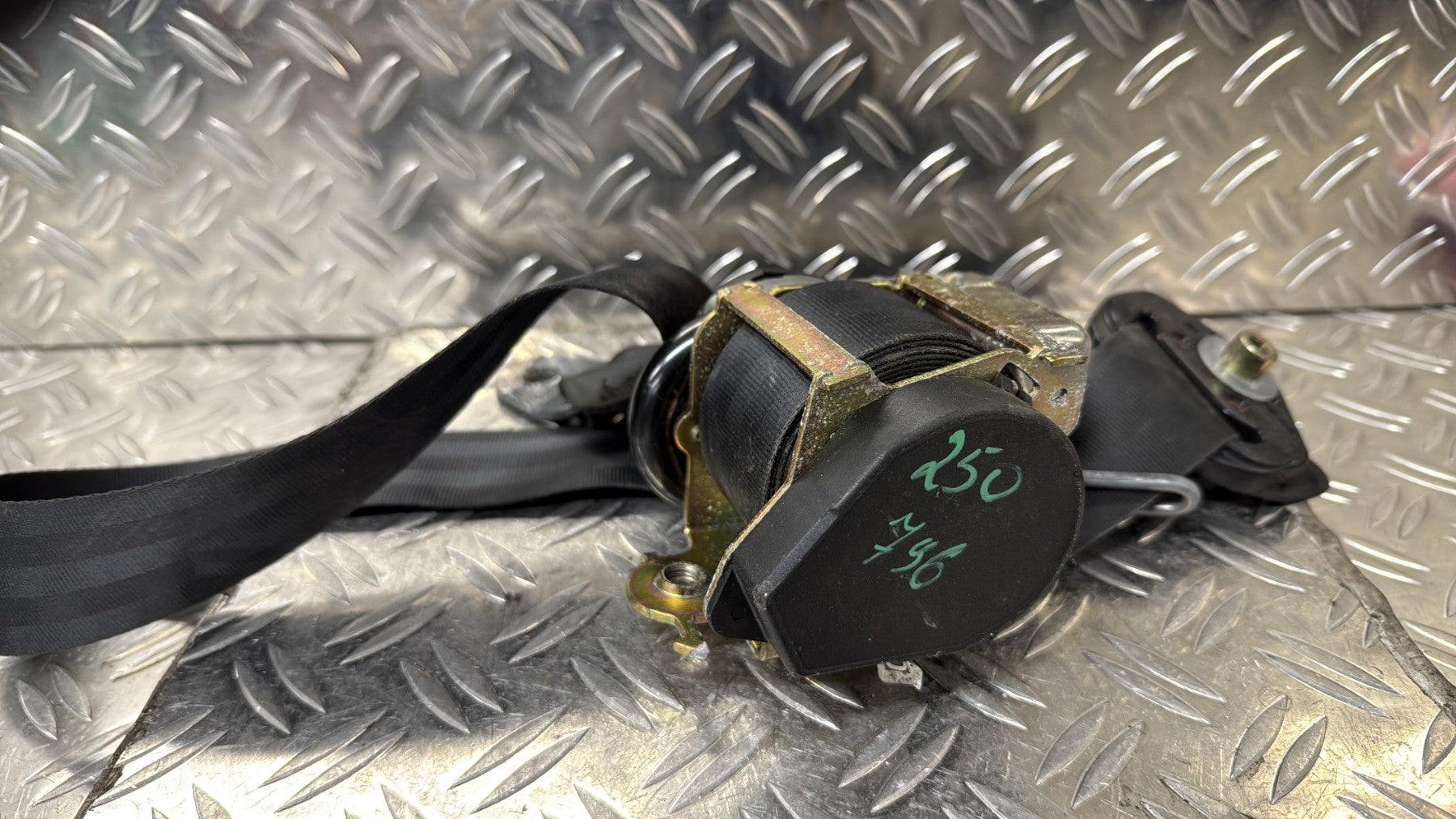 Ceinture avant droit