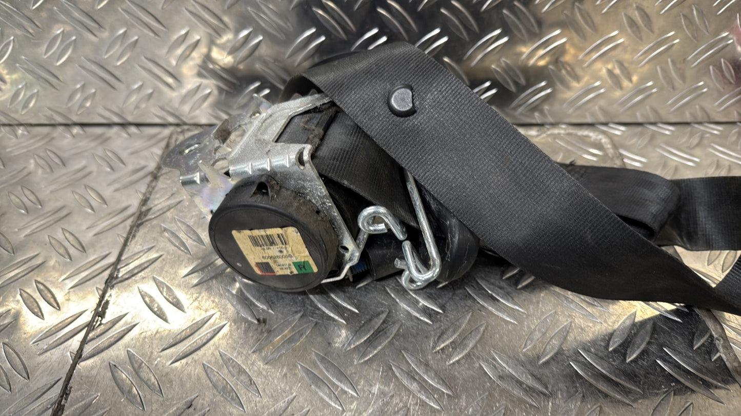 Ceinture avant droit
