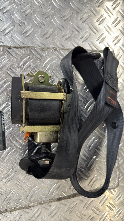 Ceinture avant droit