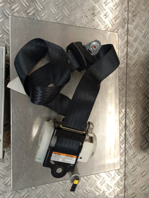 Ceinture avant droit