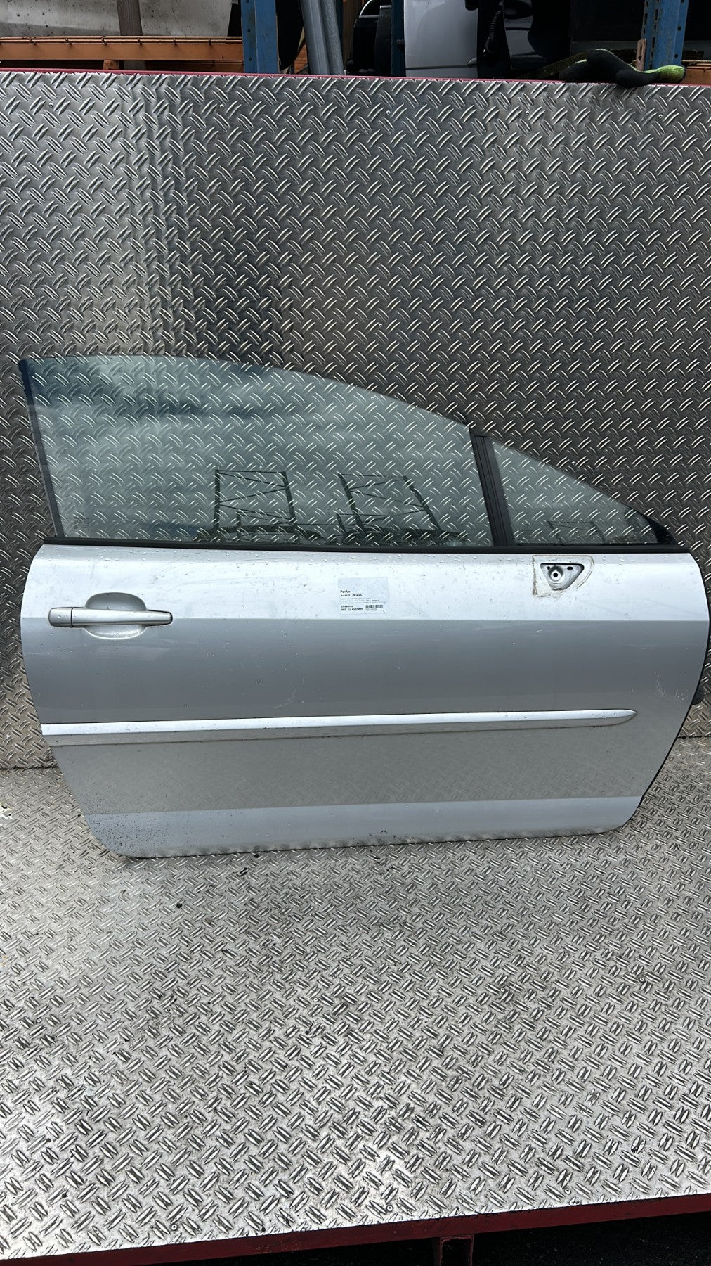 Porte avant droit