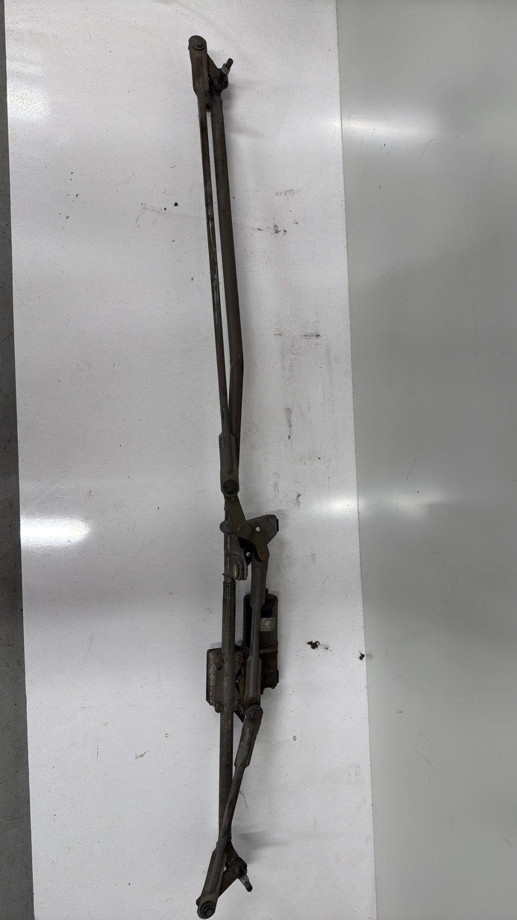 Moteur essuie glace avant