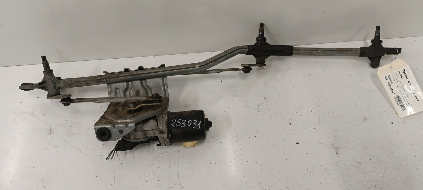 Moteur essuie glace avant