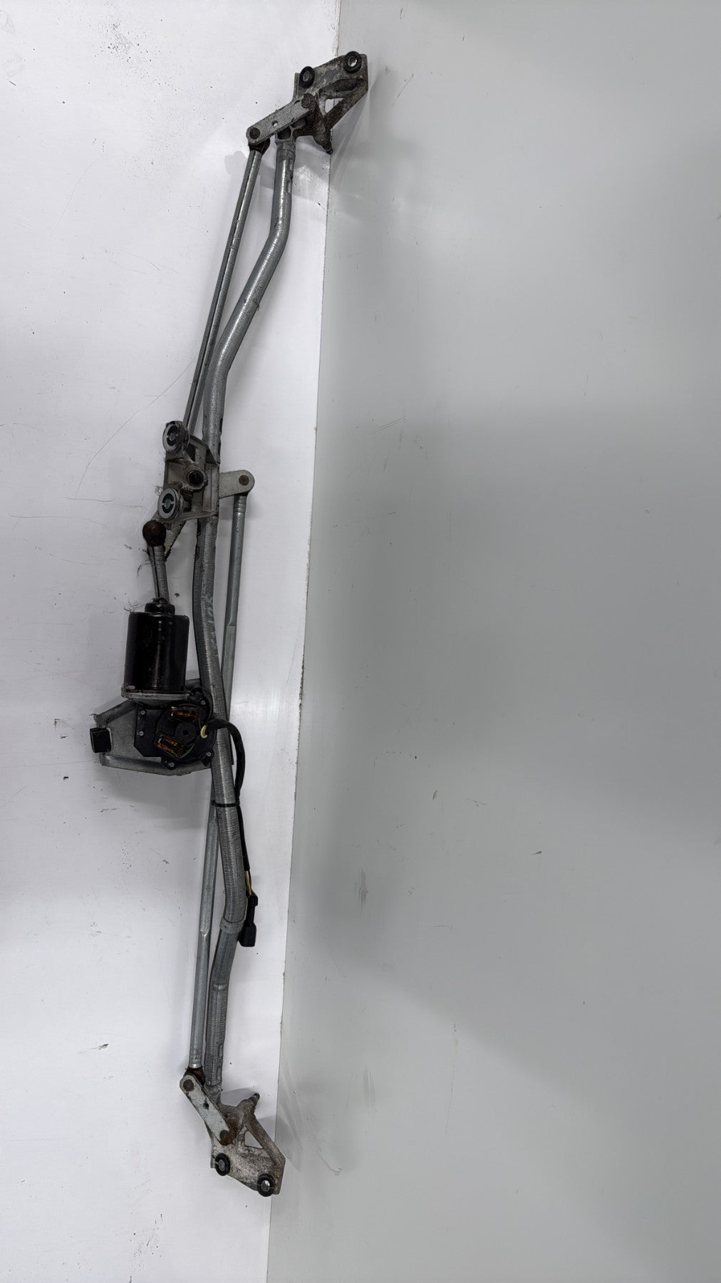 Moteur essuie glace avant