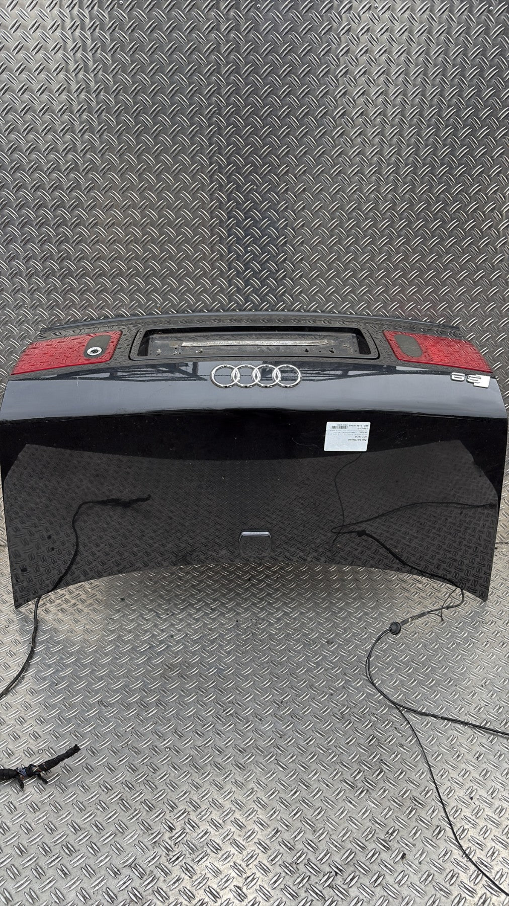 Malle/Hayon arriere - AUDI A8 1 S8 PHASE 2 (2000)