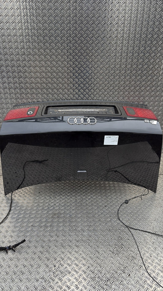 Malle/Hayon arriere - AUDI A8 1 S8 PHASE 2 (2000)