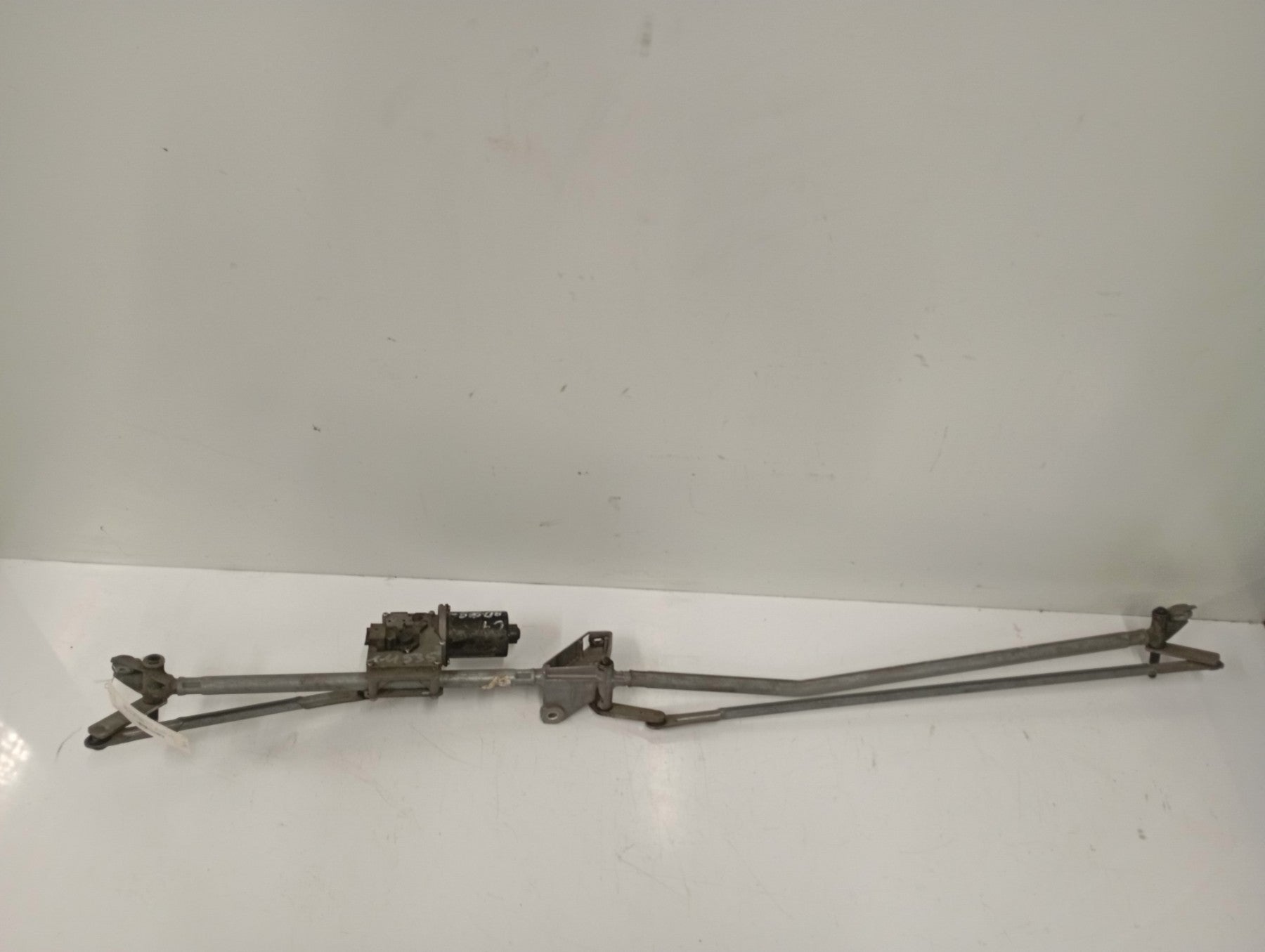 Moteur essuie glace avant