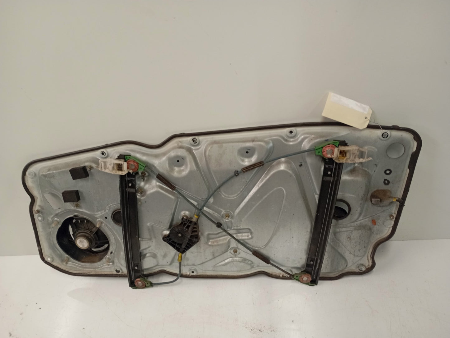 Moteur leve vitre avant gauche