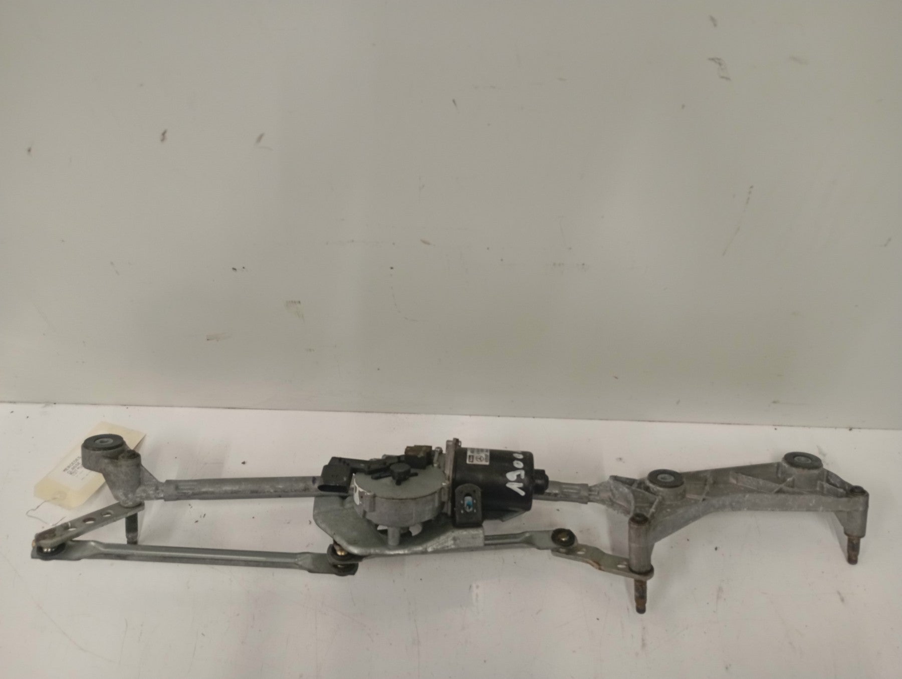 Moteur essuie glace avant