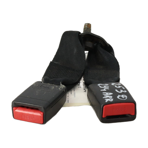Attache ceinture arriere droit