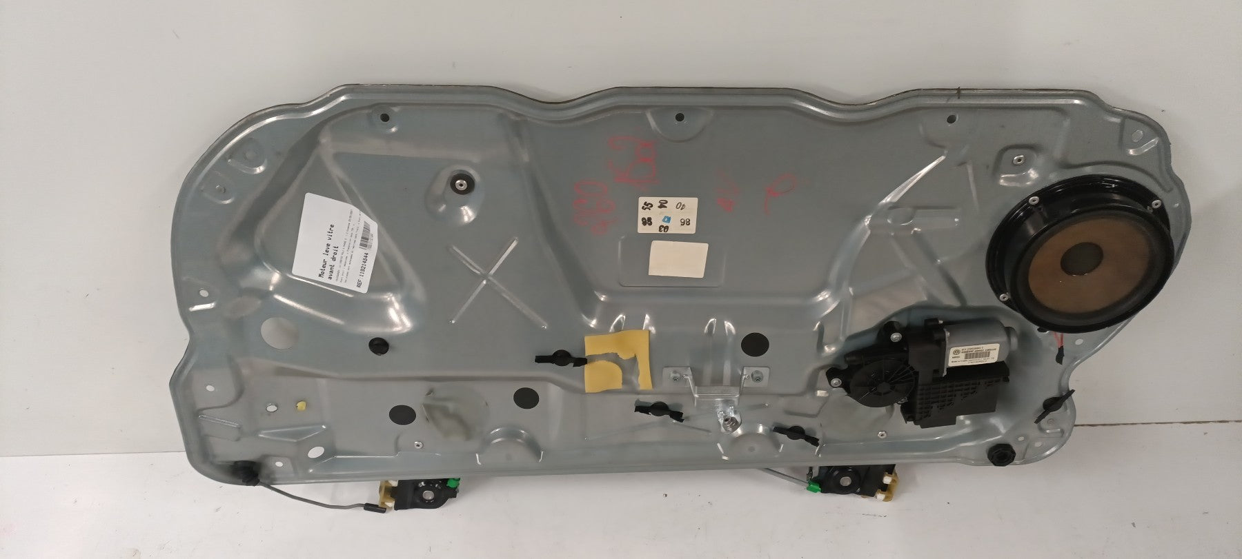 Moteur leve vitre avant droit