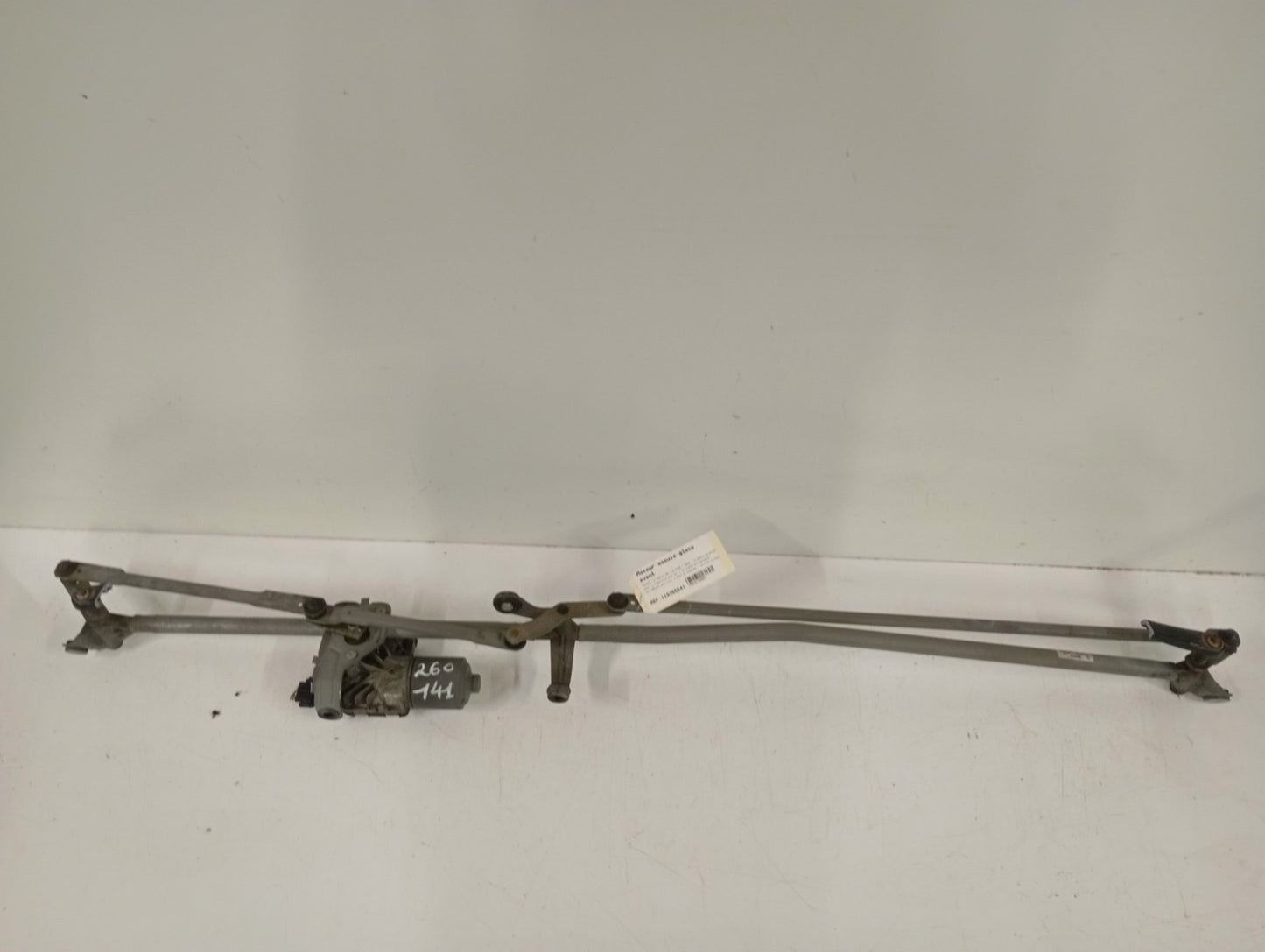 Moteur essuie glace avant
