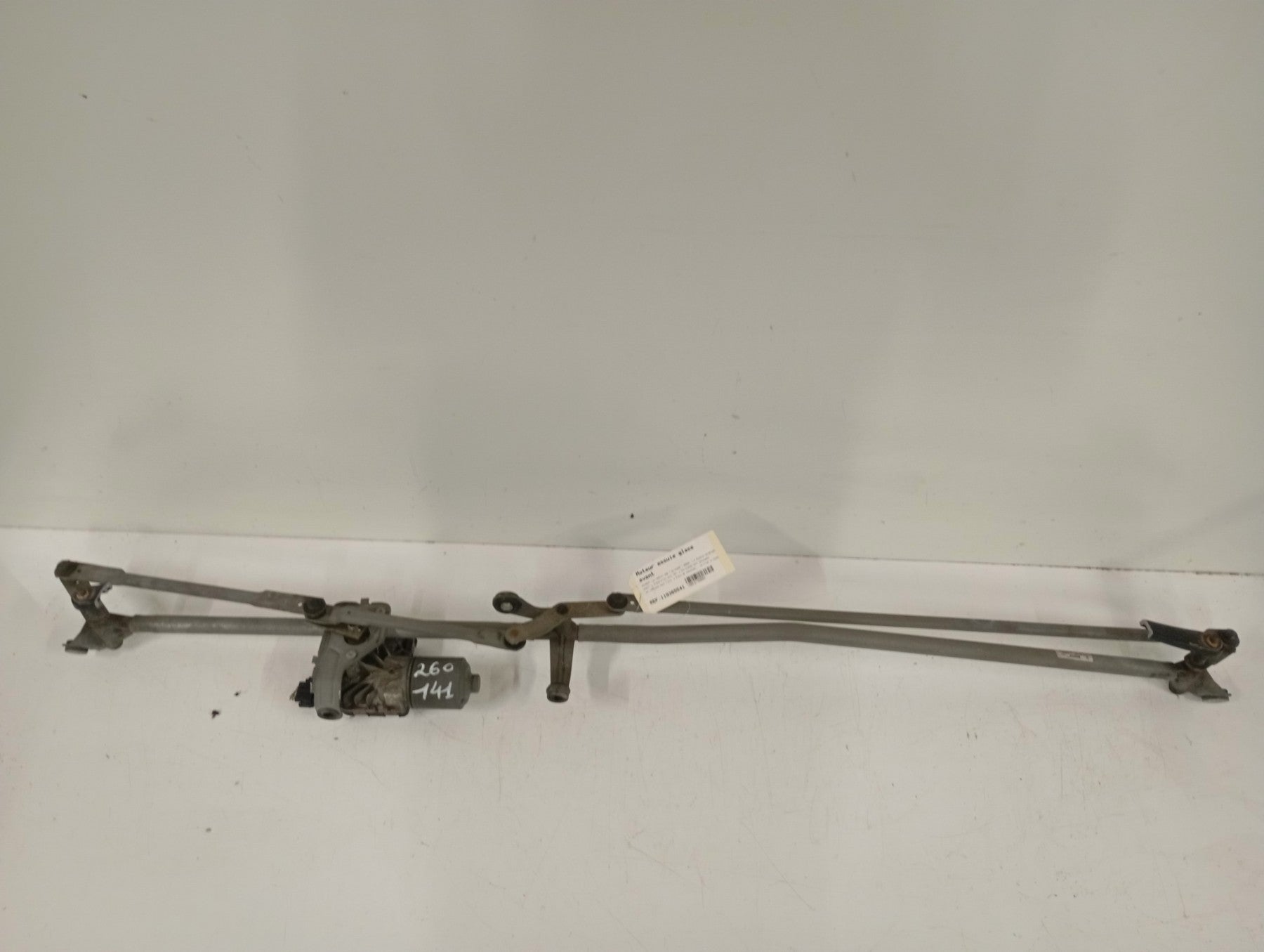 Moteur essuie glace avant