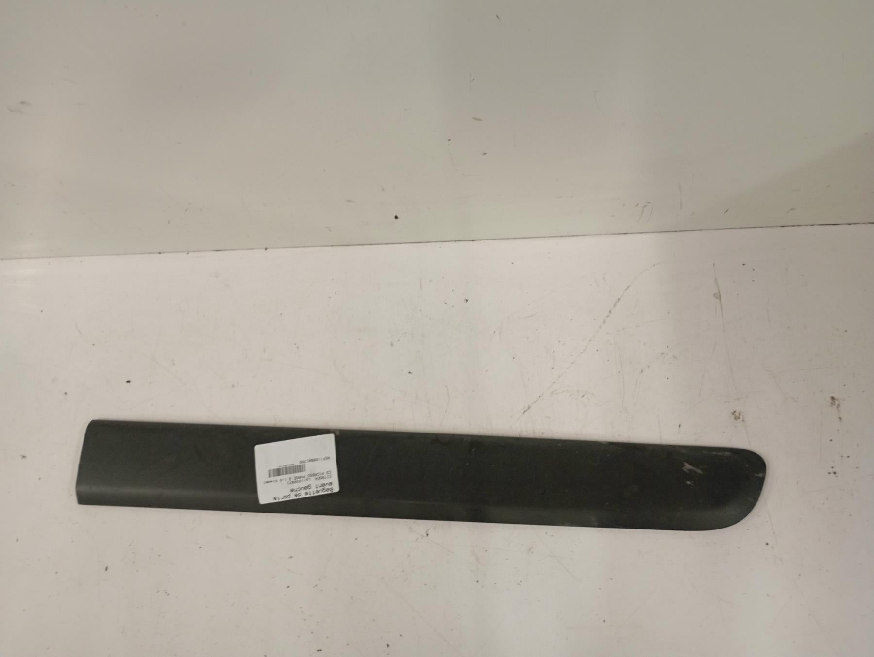 Baguette de porte avant gauche