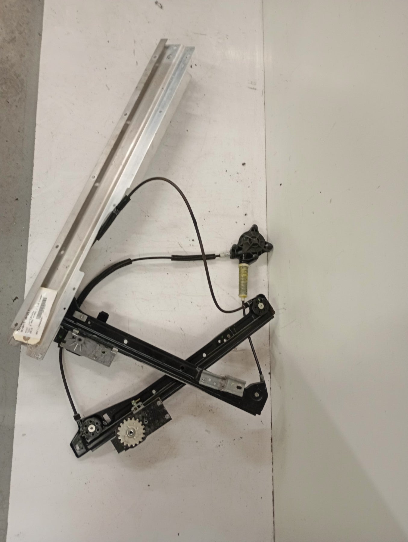 Moteur leve vitre avant droit