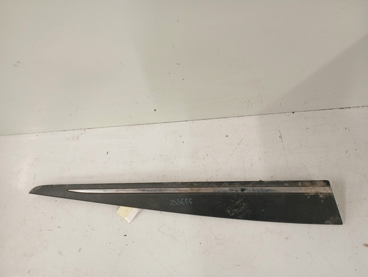 Baguette de porte avant droite