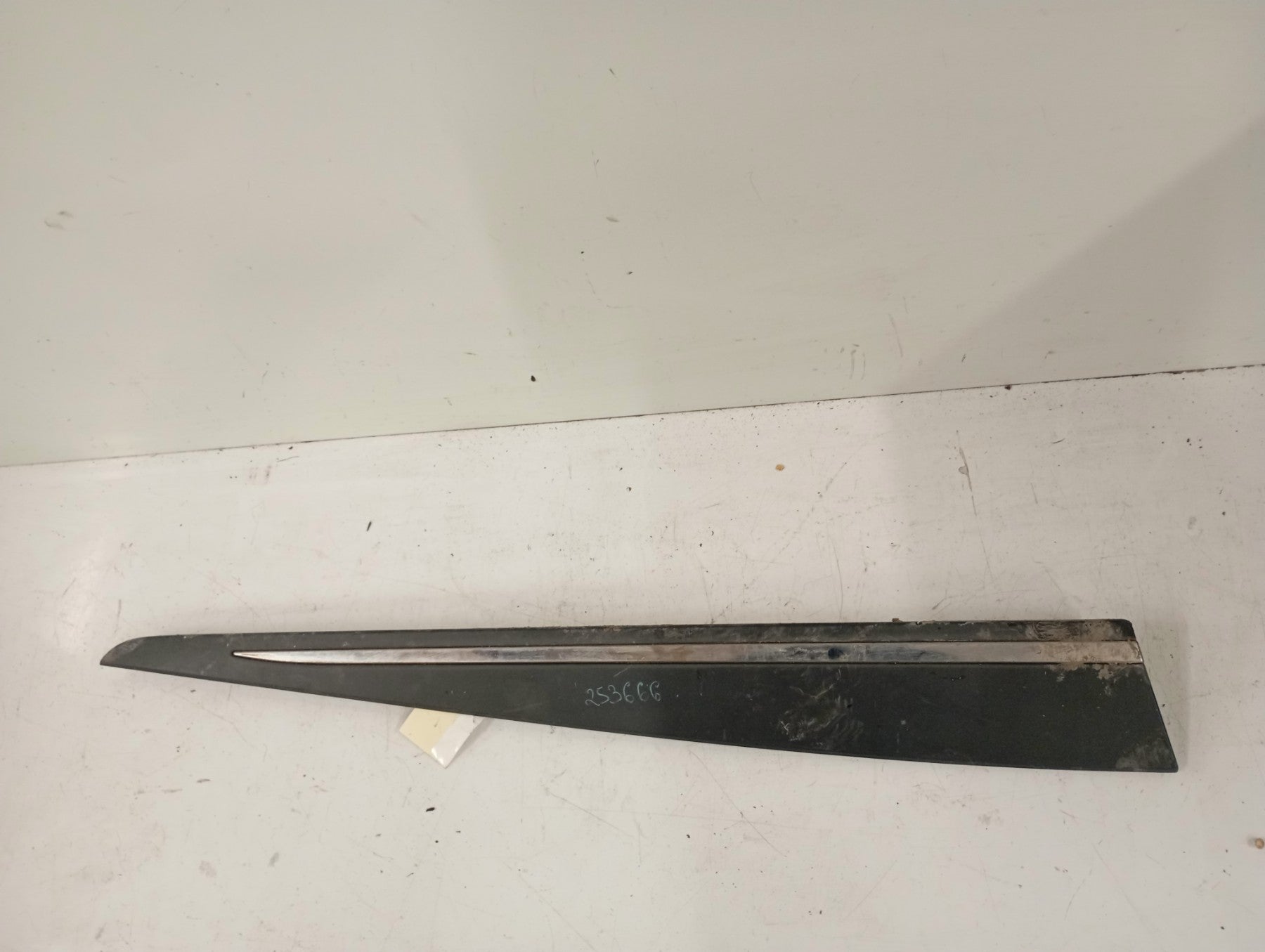 Baguette de porte avant droite