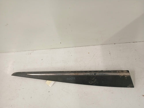 Baguette de porte avant droite