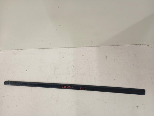 Baguette de porte avant gauche