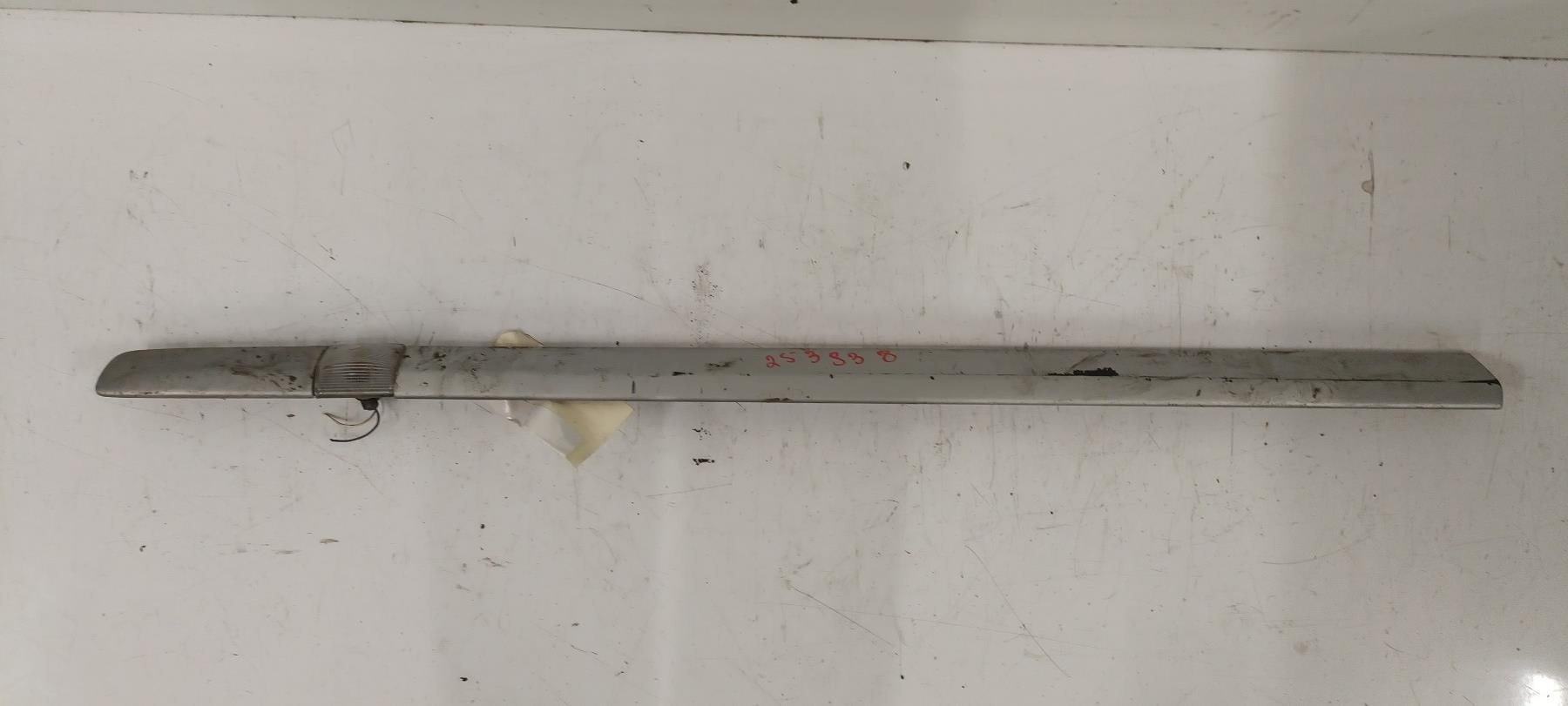 Baguette de porte avant droite