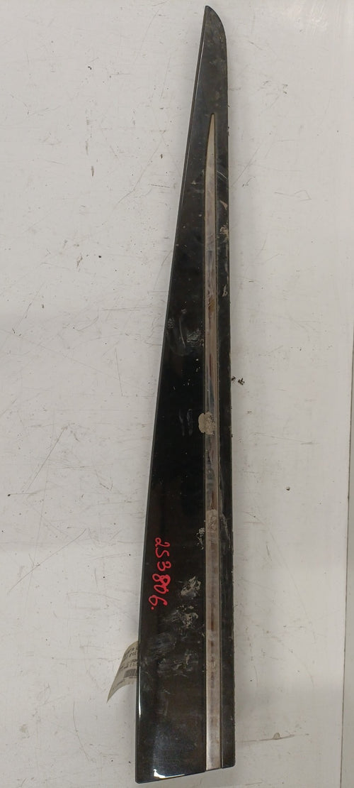 Baguette de porte avant droite