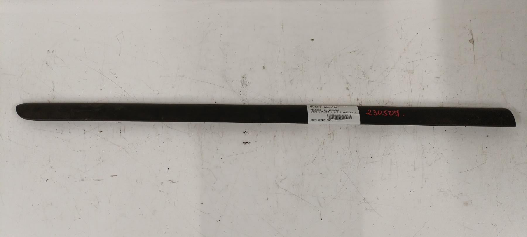 Baguette de porte avant gauche