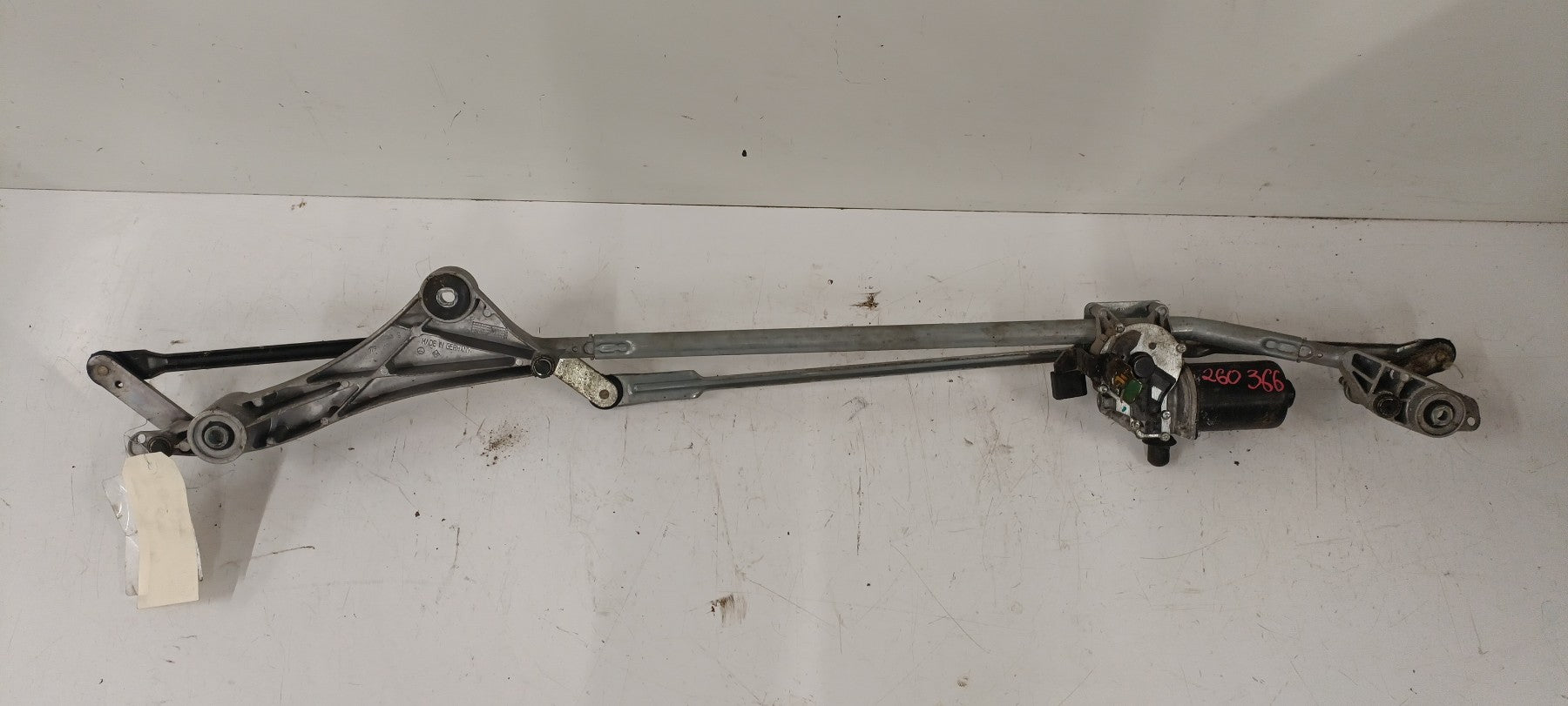 Moteur essuie glace avant