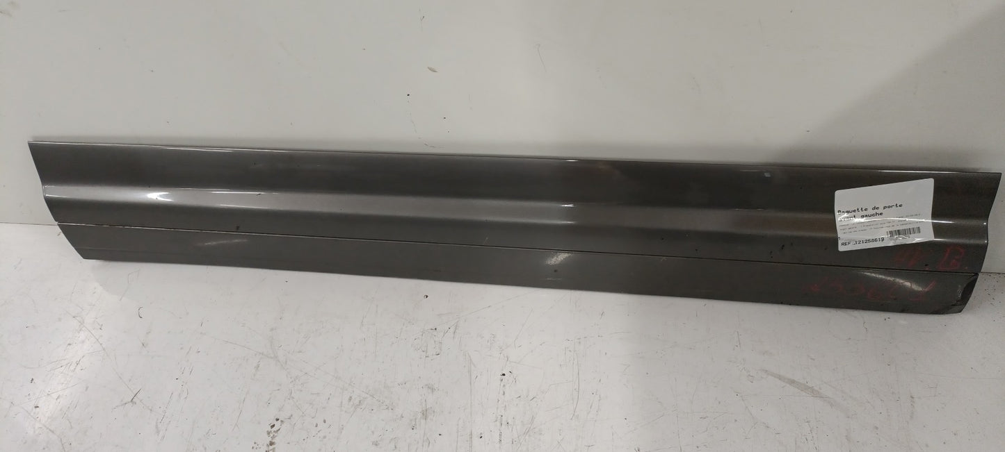 Baguette de porte avant gauche