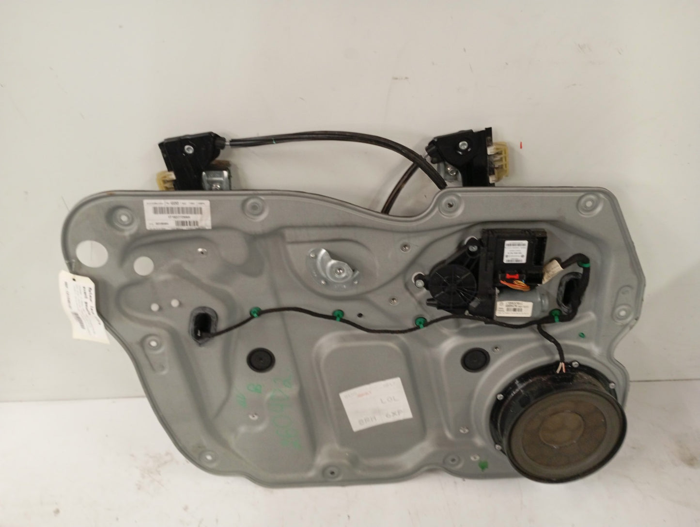 Moteur leve vitre avant gauche