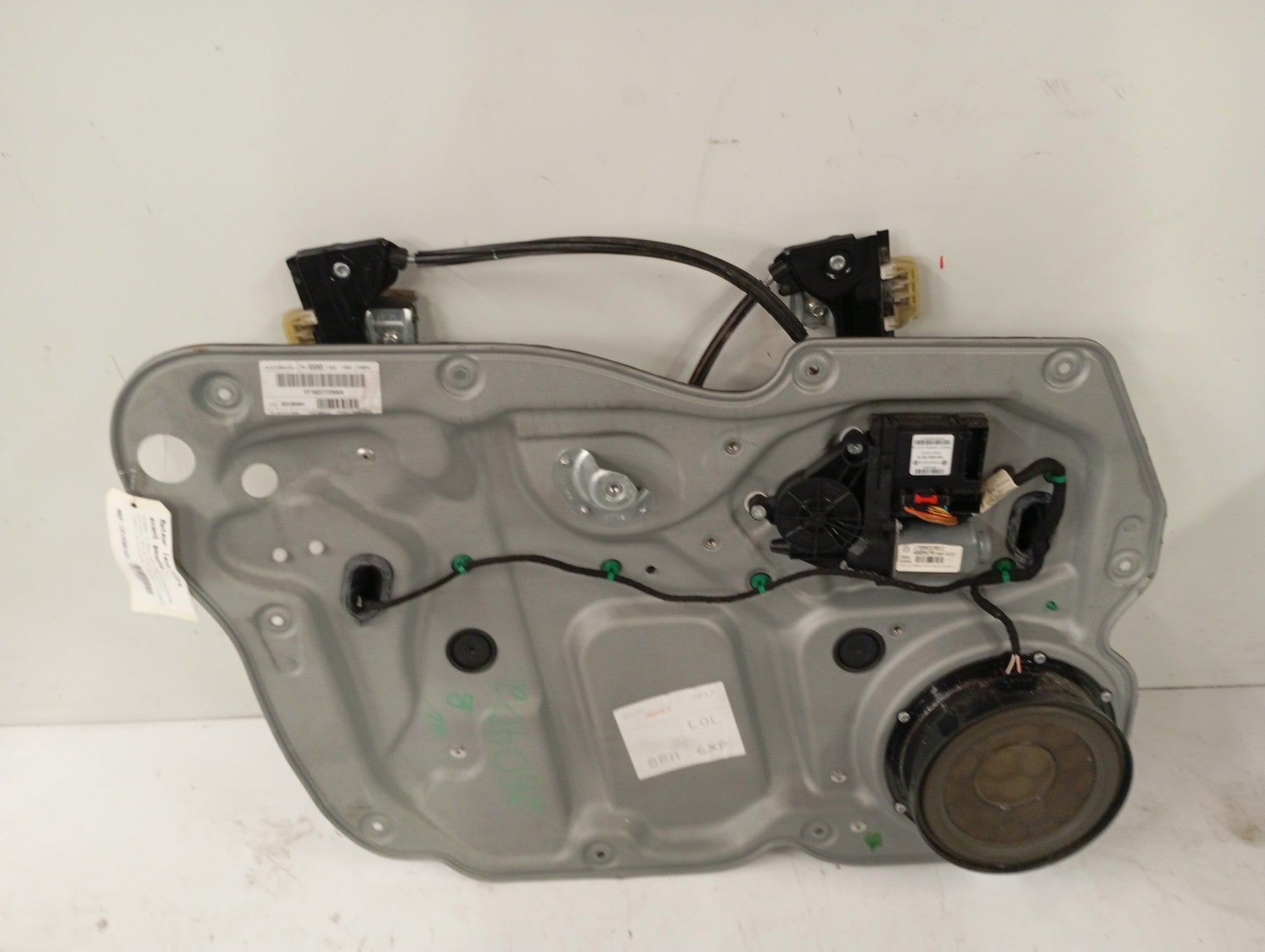 Moteur leve vitre avant gauche