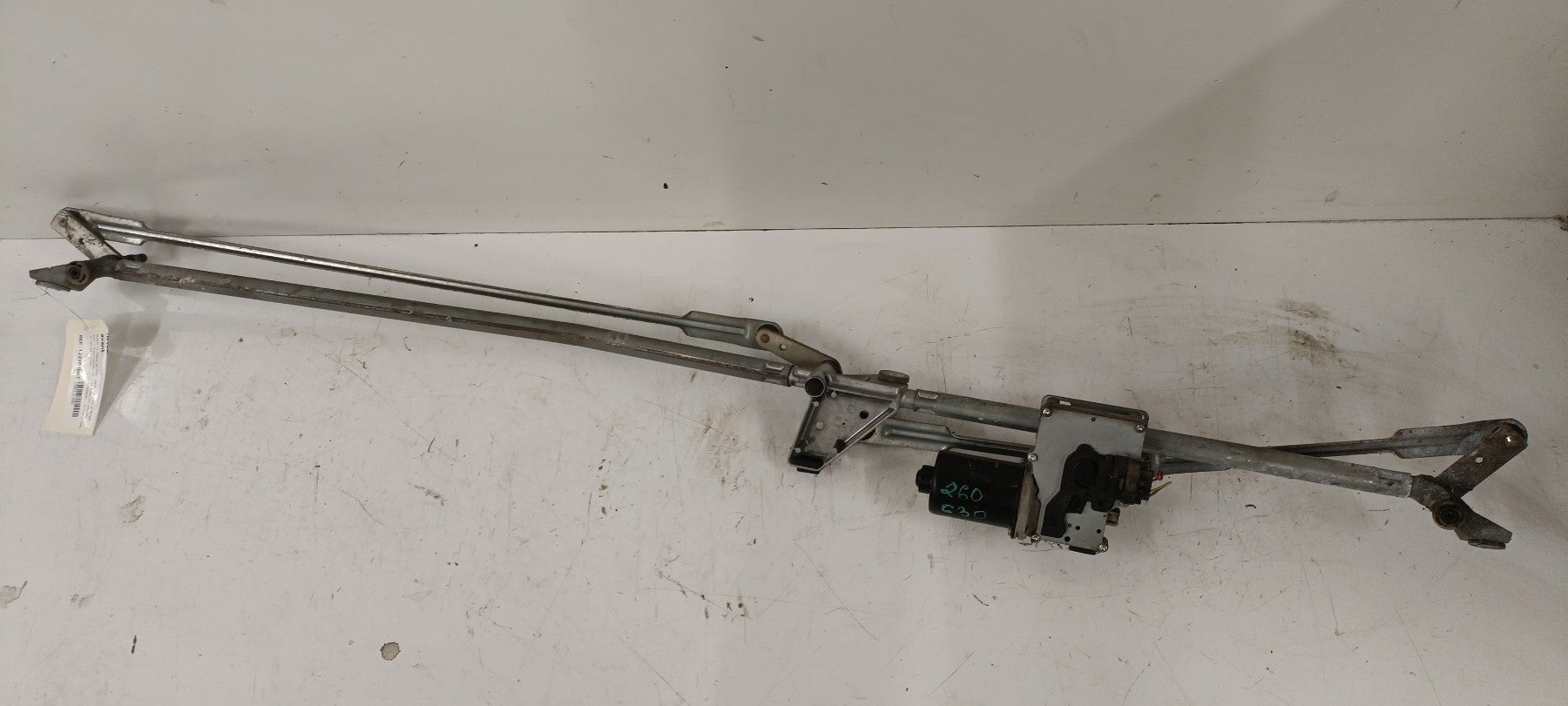 Moteur essuie glace avant