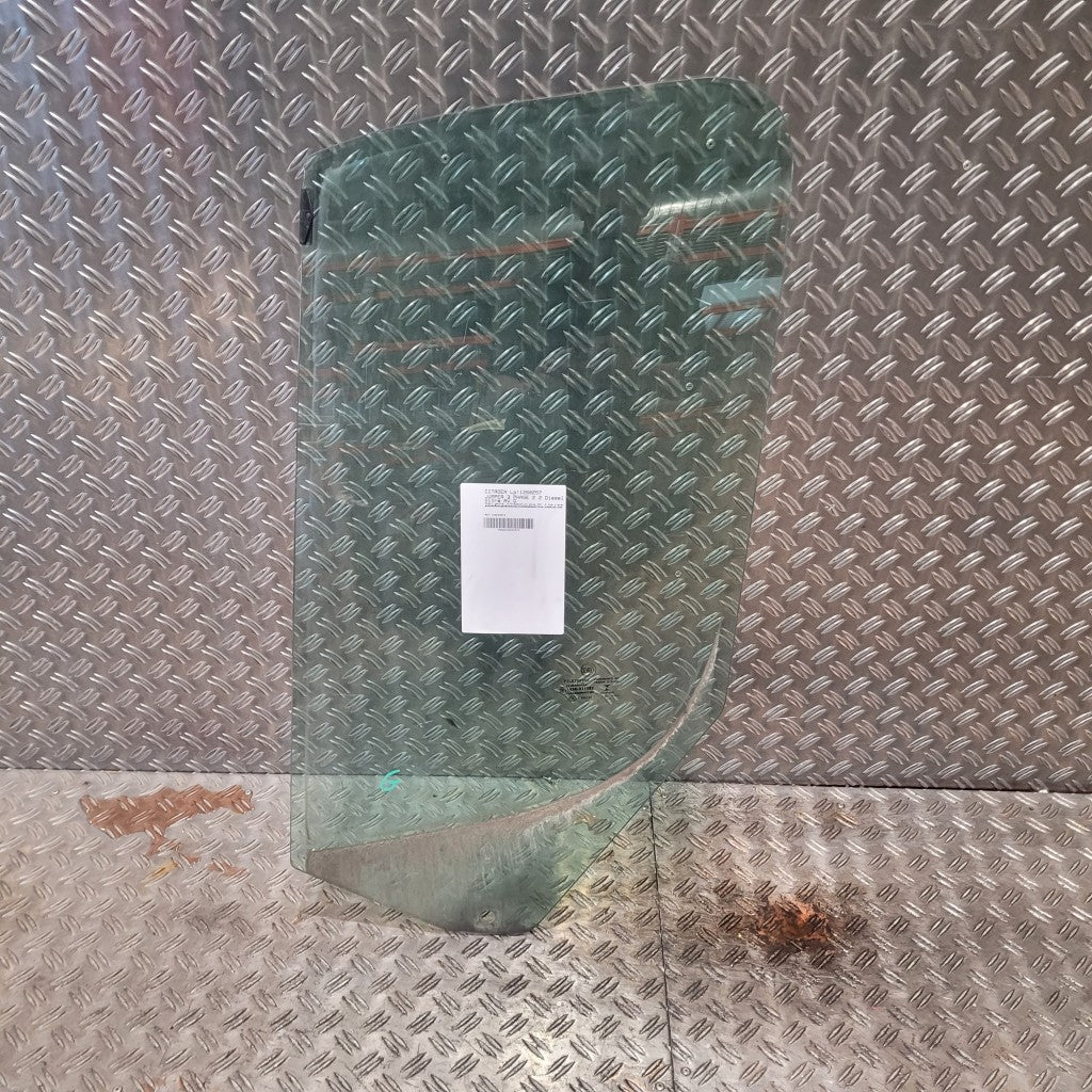 Vitre avant gauche