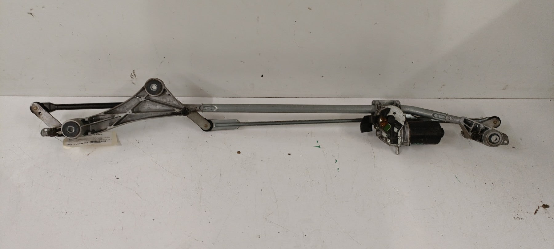 Moteur essuie glace avant