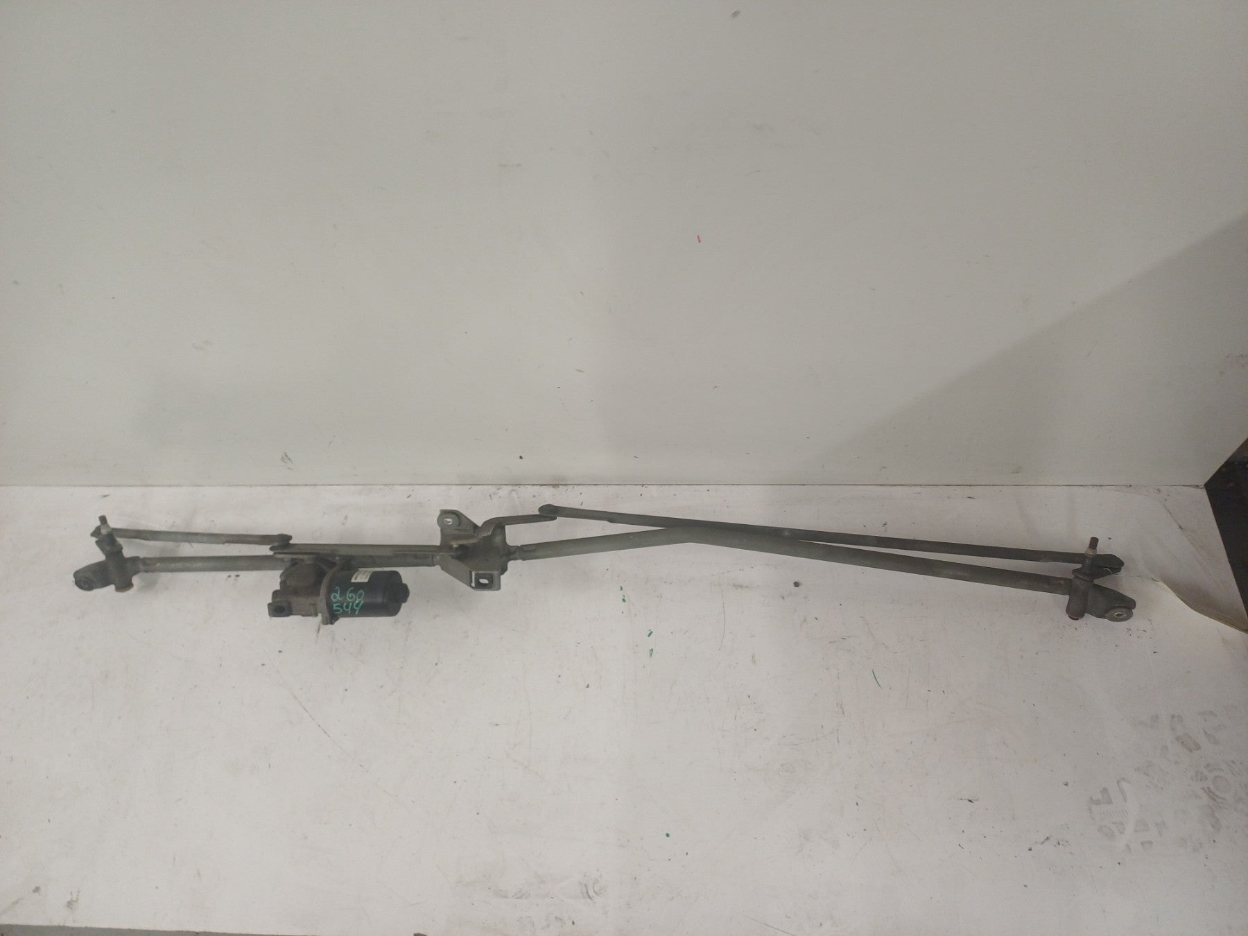 Moteur essuie glace avant