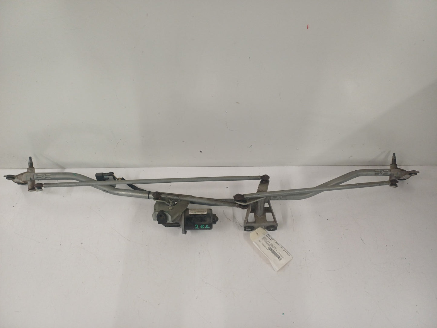 Moteur essuie glace avant