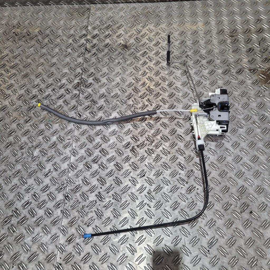 Actionneur serrure porte avant droite