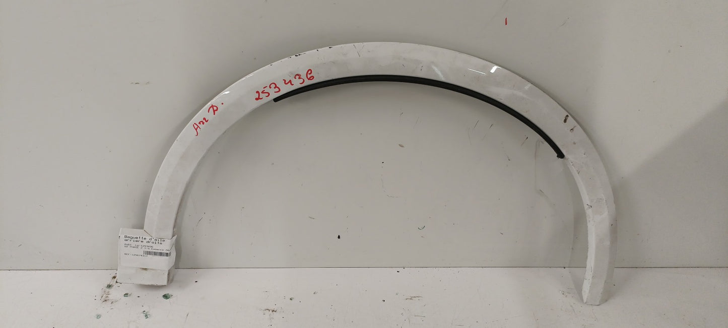 Baguette d'aile arrière droite