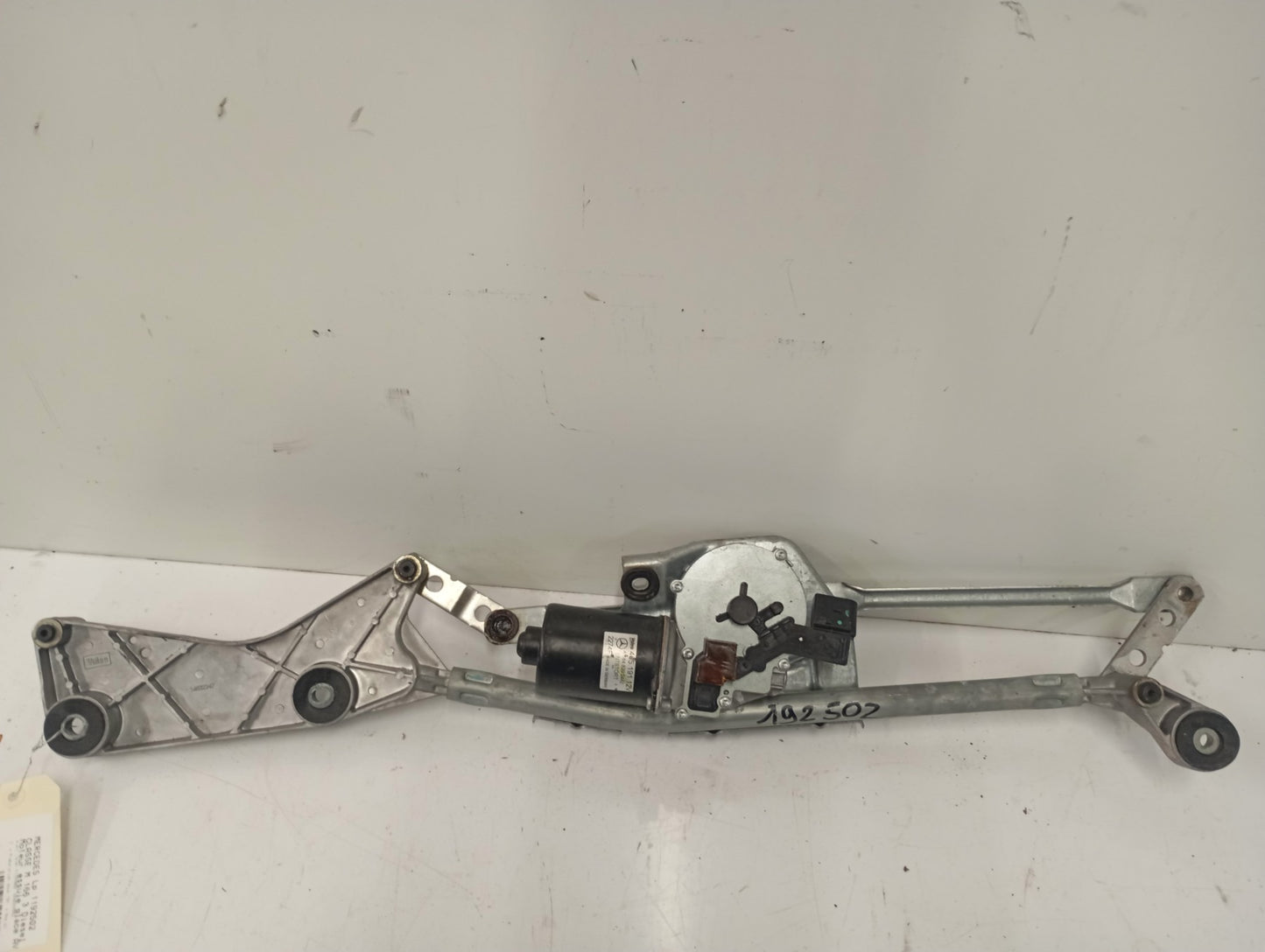 Moteur essuie glace avant