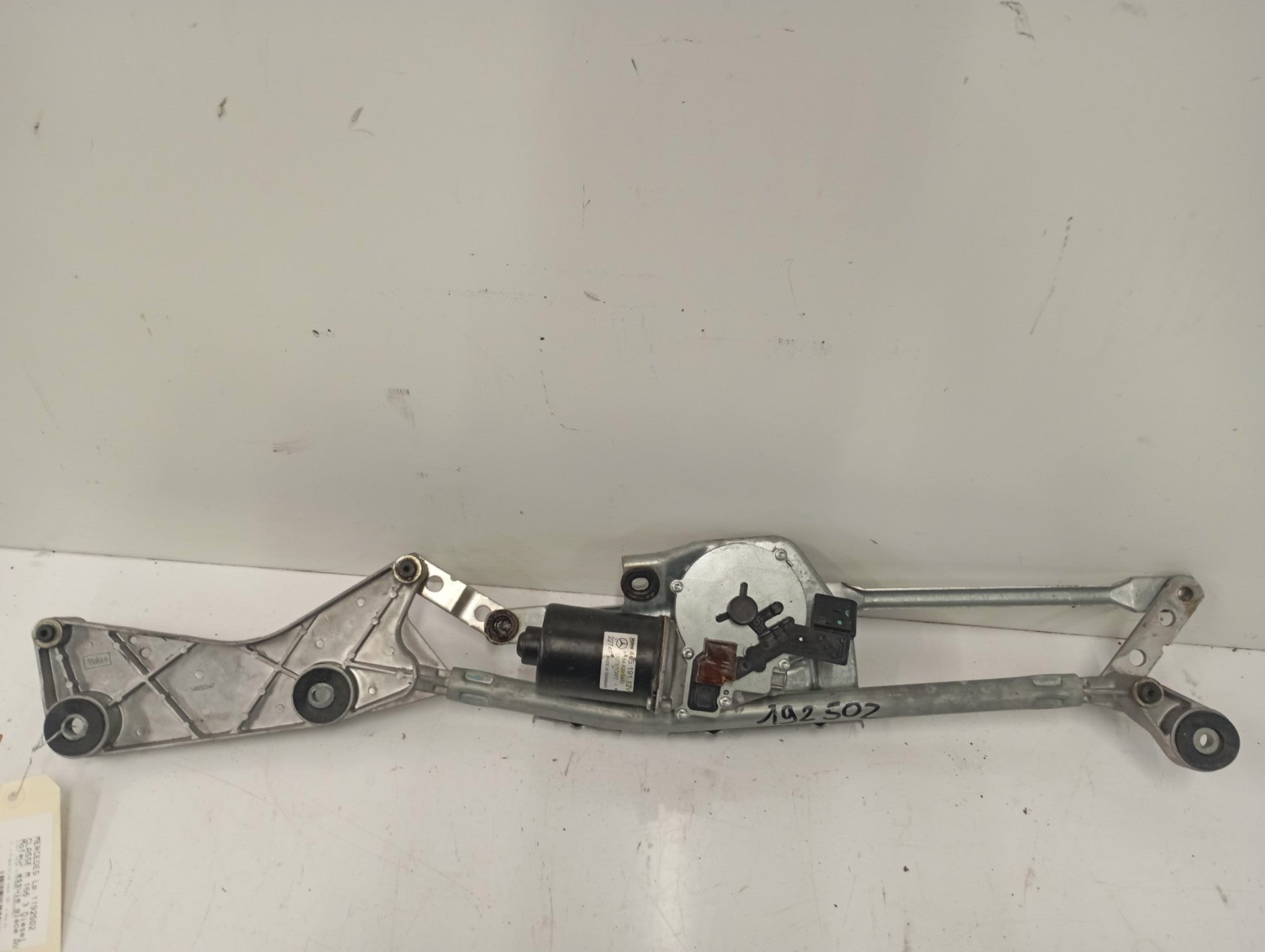 Moteur essuie glace avant
