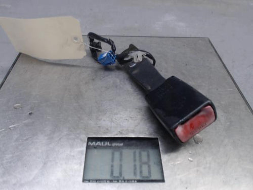 Attache ceinture avant droit