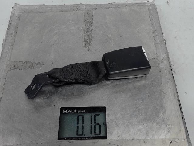 Attache ceinture arriere droit