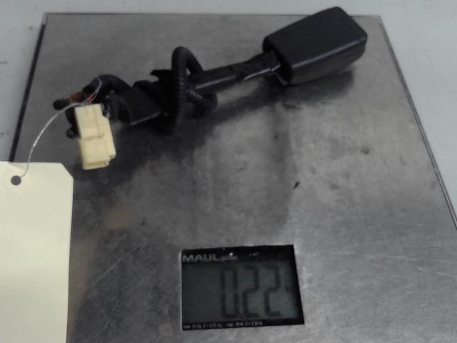 Attache ceinture avant gauche