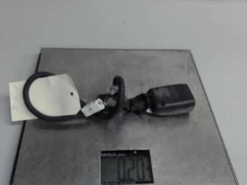 Attache ceinture avant gauche
