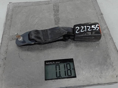 Attache ceinture arriere droit