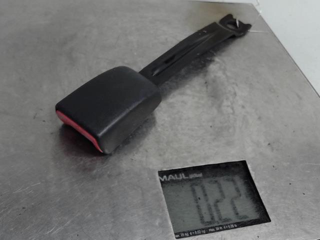 Attache ceinture avant droit