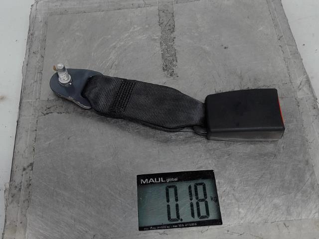 Attache ceinture arriere droit